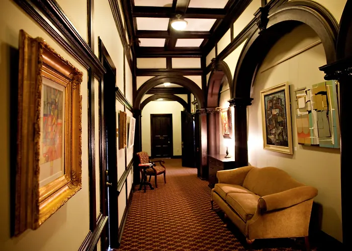 Mansions On Fifth Hotel