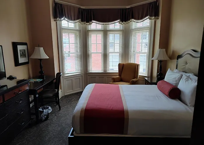 Hotel Mansions On Fifth 4*